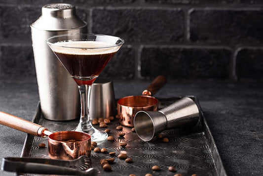 Cómo Preparar el Delicioso Espresso Martini: Receta y Origen - Quinto Café