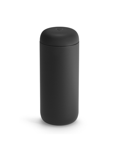 Vaso térmico Fellow Carter Move 473 ml negro mate con tapa cerrada